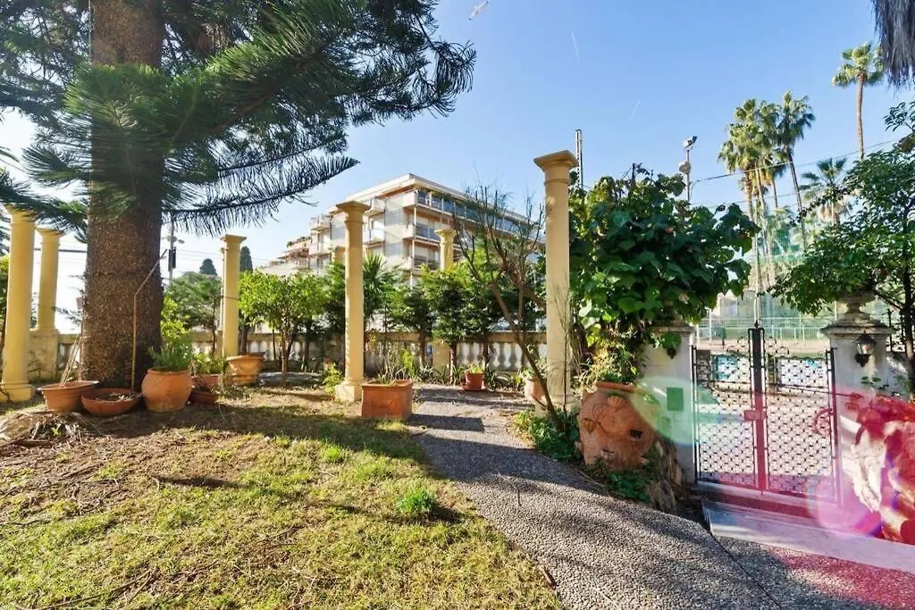 Villa Vale Sanremo 0*,  Italia